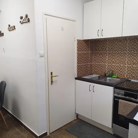 Διαμέρισμα Cozy 1 Bedroom Free Parking Free Wifi