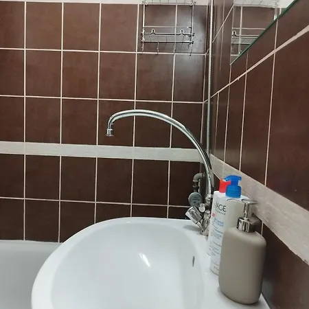 Cozy 1 Bedroom Free Parking Free Wifi