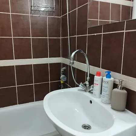 Διαμέρισμα Cozy 1 Bedroom Free Parking Free Wifi