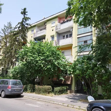 Cozy 1 Bedroom Free Parking Free Wifi